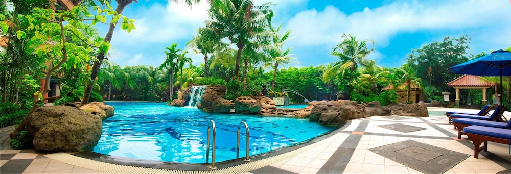Grand Tropic Suites Jakarta 58/64