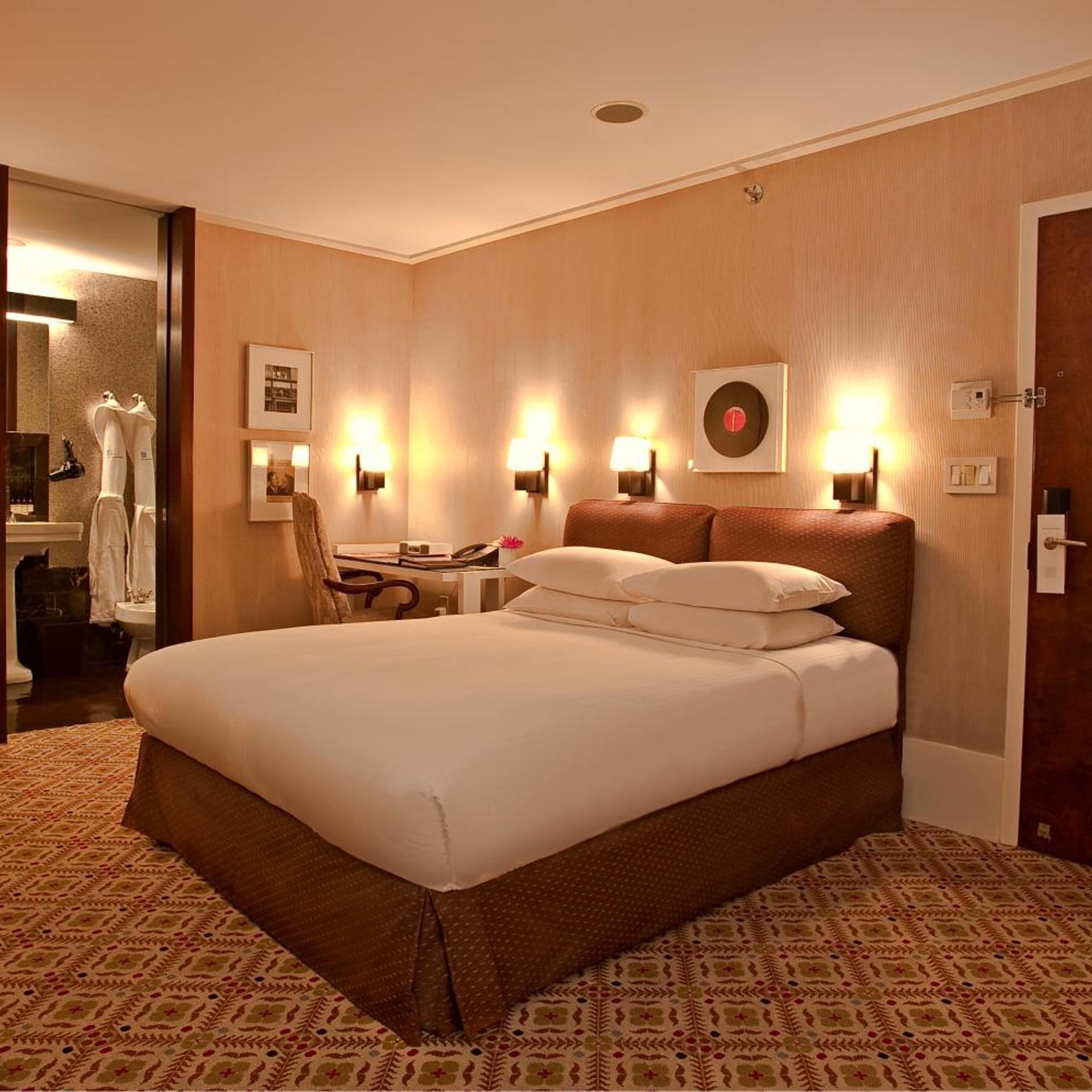 Room, Queen Bed, Accessible