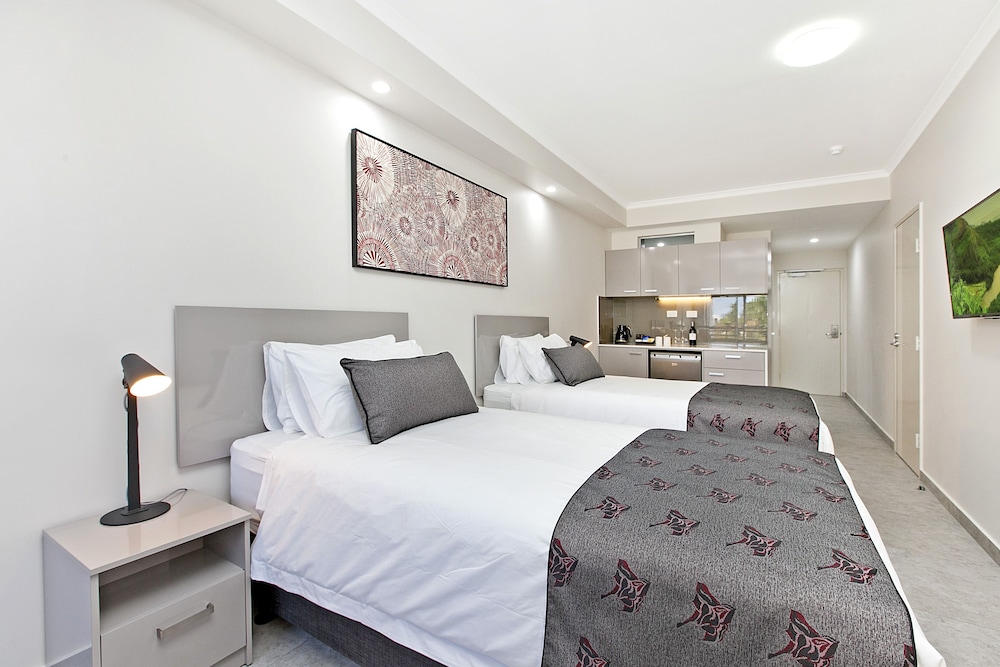 Argus Hotel Darwin 28/64