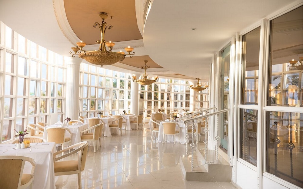Golden Tulip Dar Es Salaam 42/71
