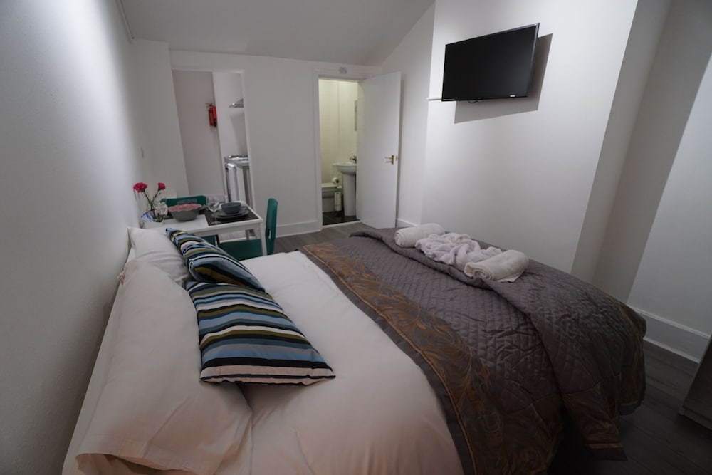 London Queens Apartments 40/50