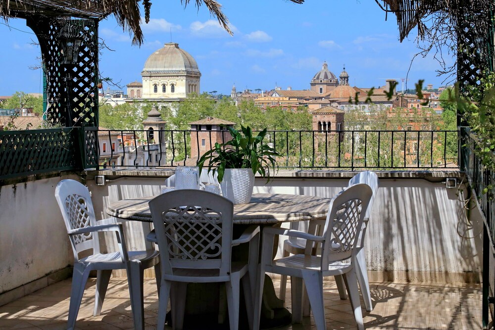 Rione Trastevere apartment 11/25