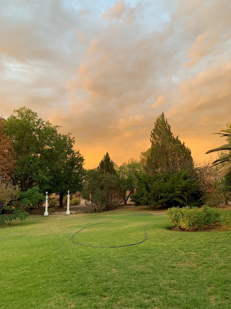 Dellville Country House & Cottages 45/50