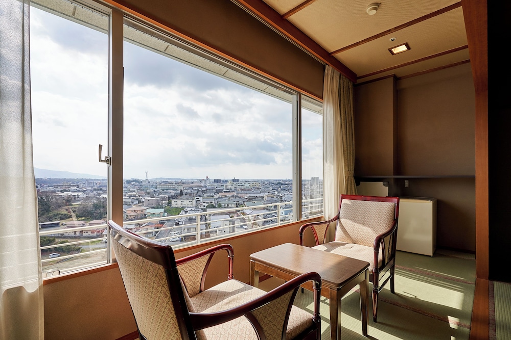 TSUKASA ROYAL HOTEL 63/72