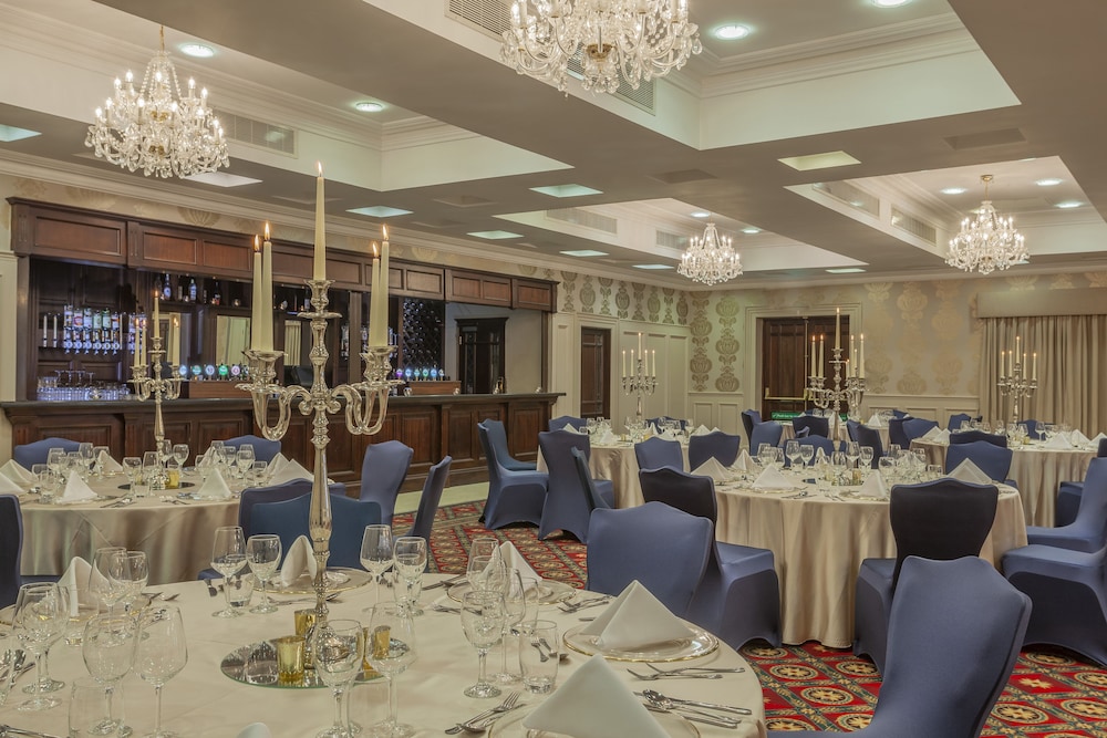 Glenroyal Hotel & Leisure Club 64/68