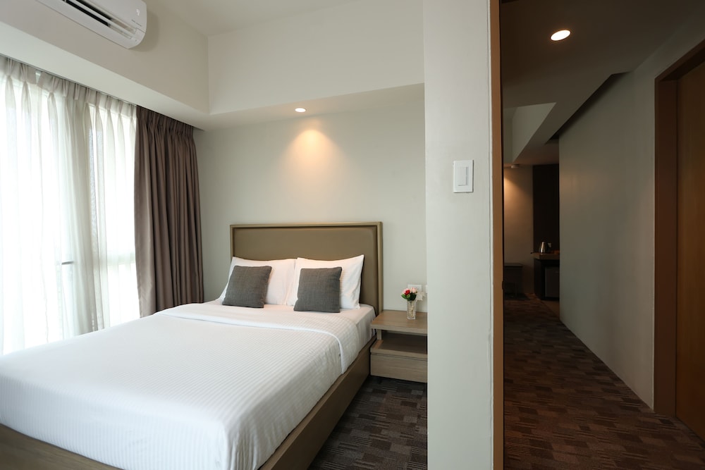 2 Bedrooms, Executive, Suite, 2 Queen Beds, City View
