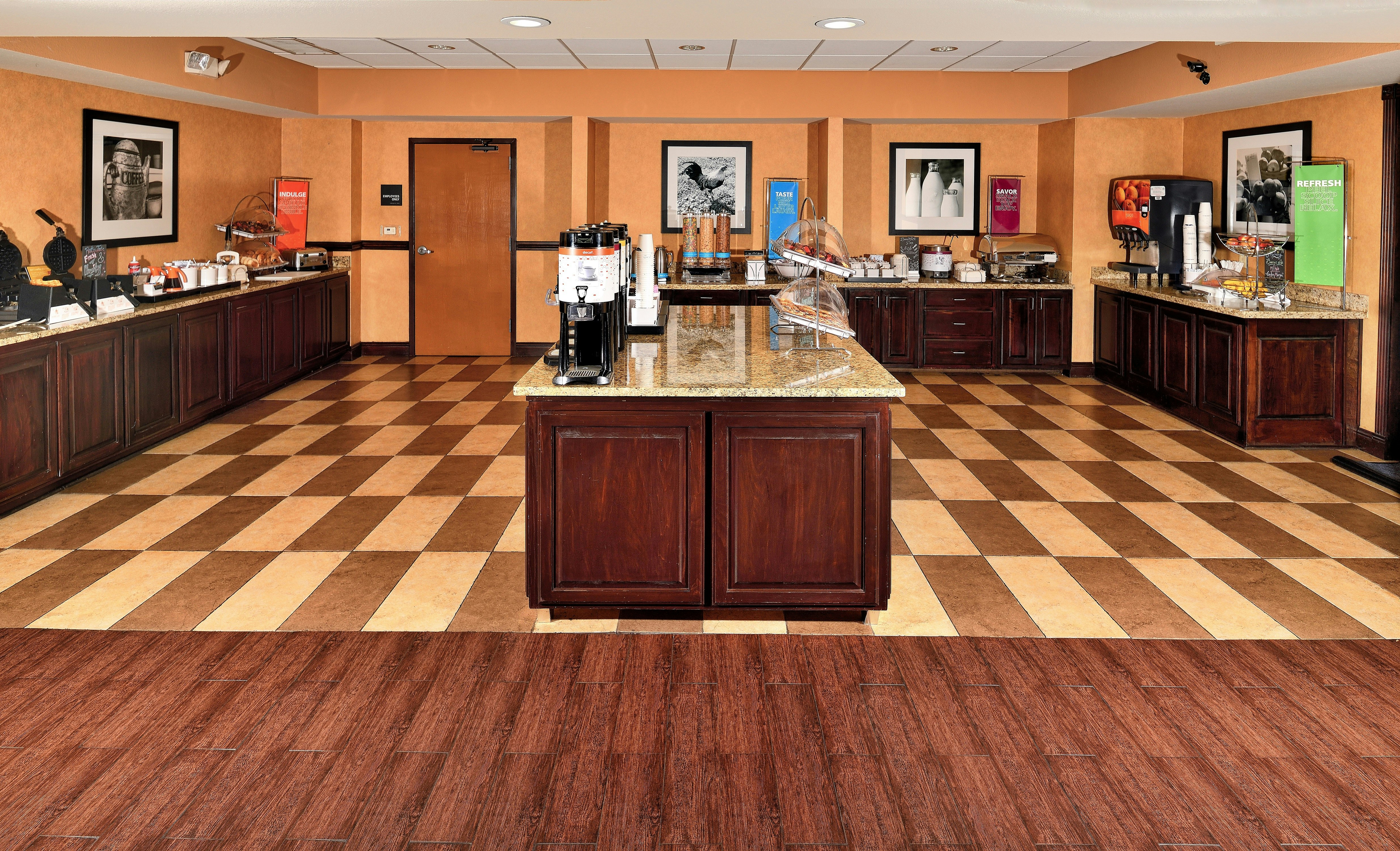 Hampton Inn & Suites Fredericksburg 3/34