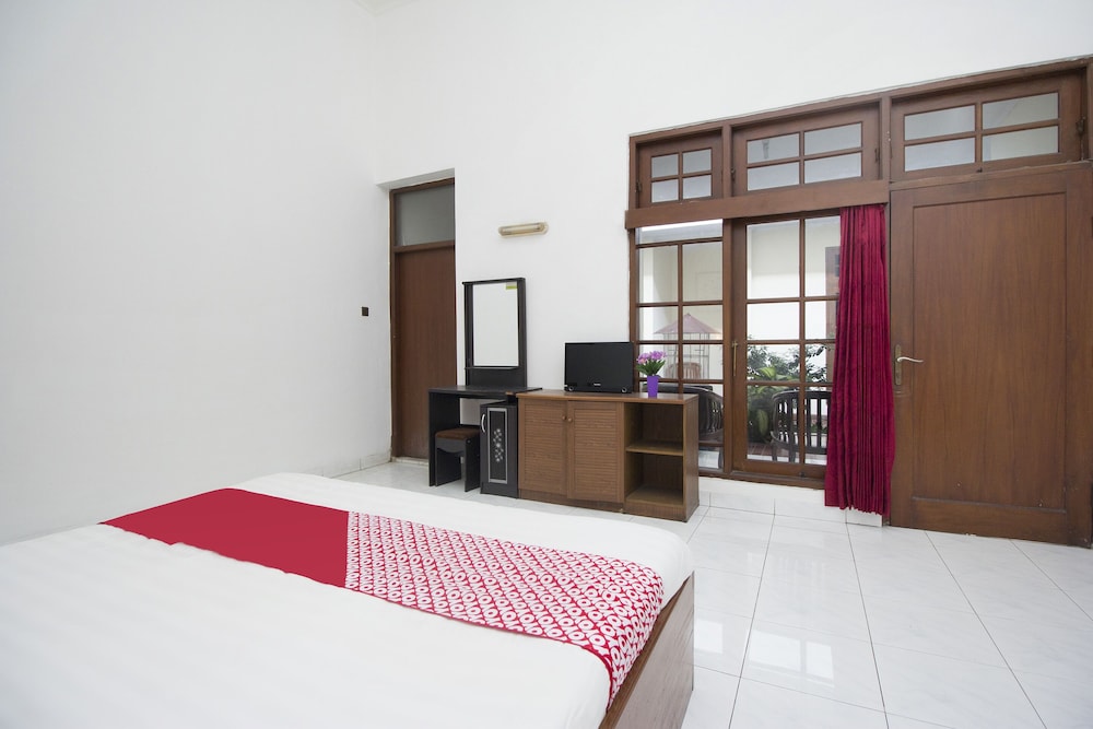 OYO 759 Hotel Dewi Sri 11/17