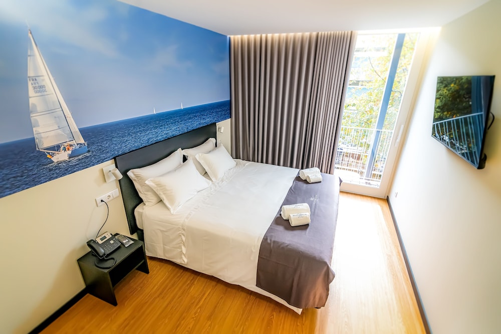 Flag Design Hotel 17/38