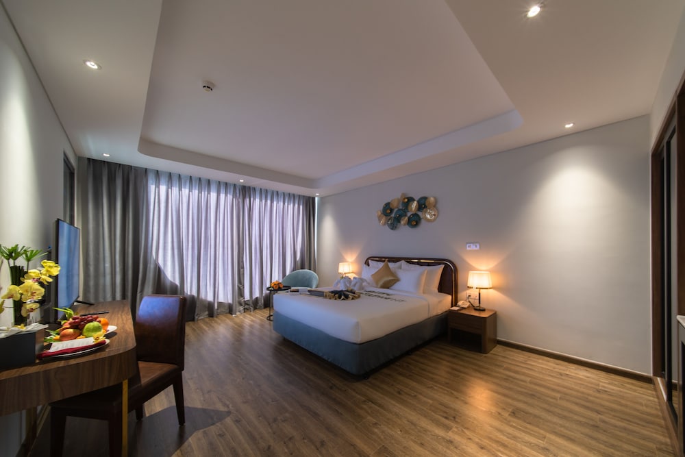 Senior, Deluxe, Double Bed