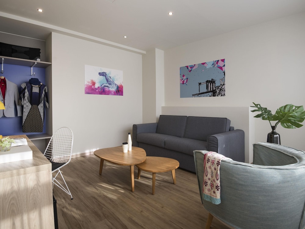 Ibis Styles Athens Routes 25/49