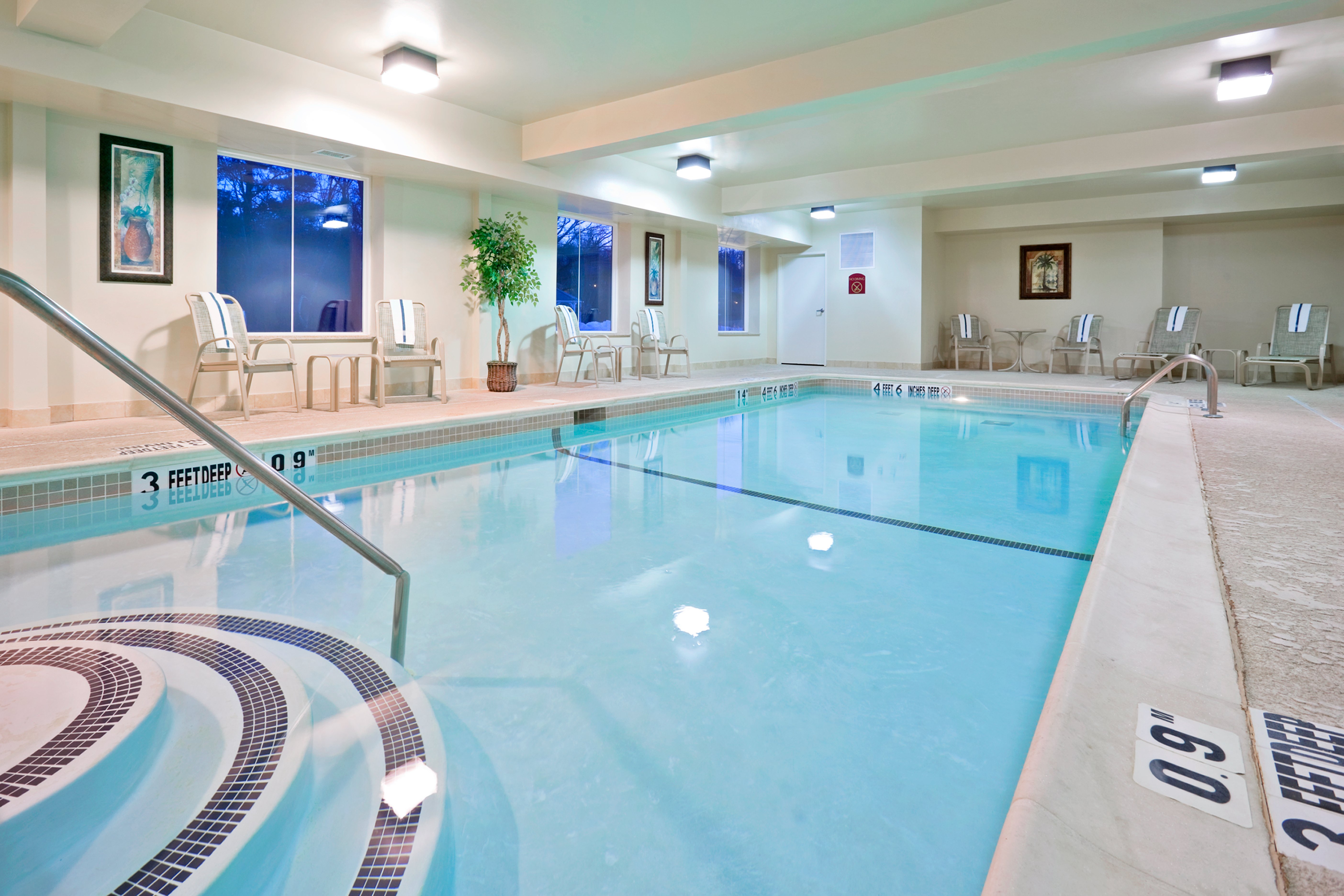 Holiday Inn Express Hotel And Suites Clifton Park 34/55