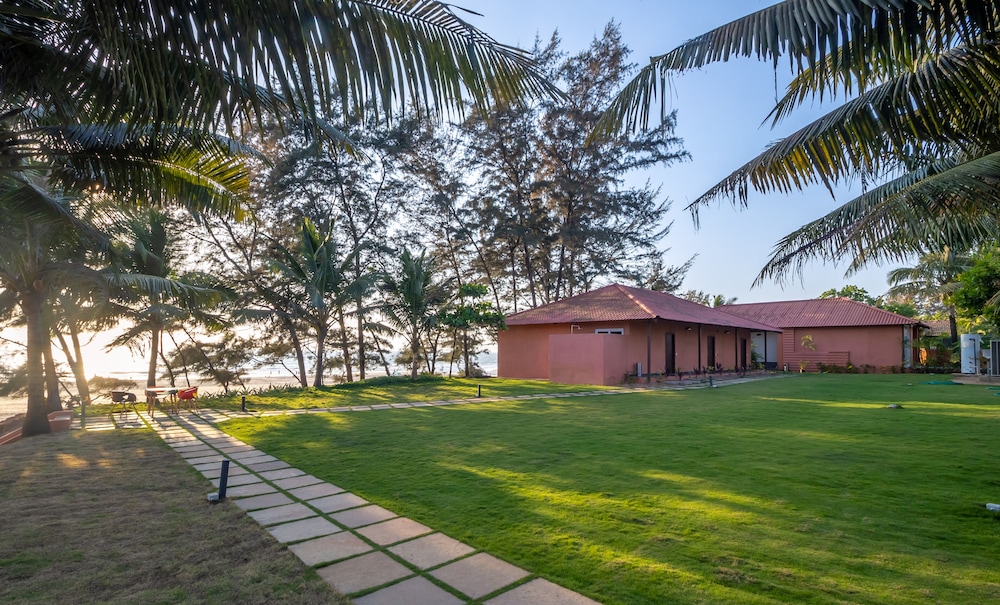 Mandrem Beach Resort, a member of Radisson Individuals Retreats 51/54