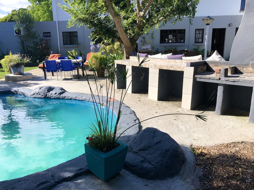 Pelican Lodge 44/50