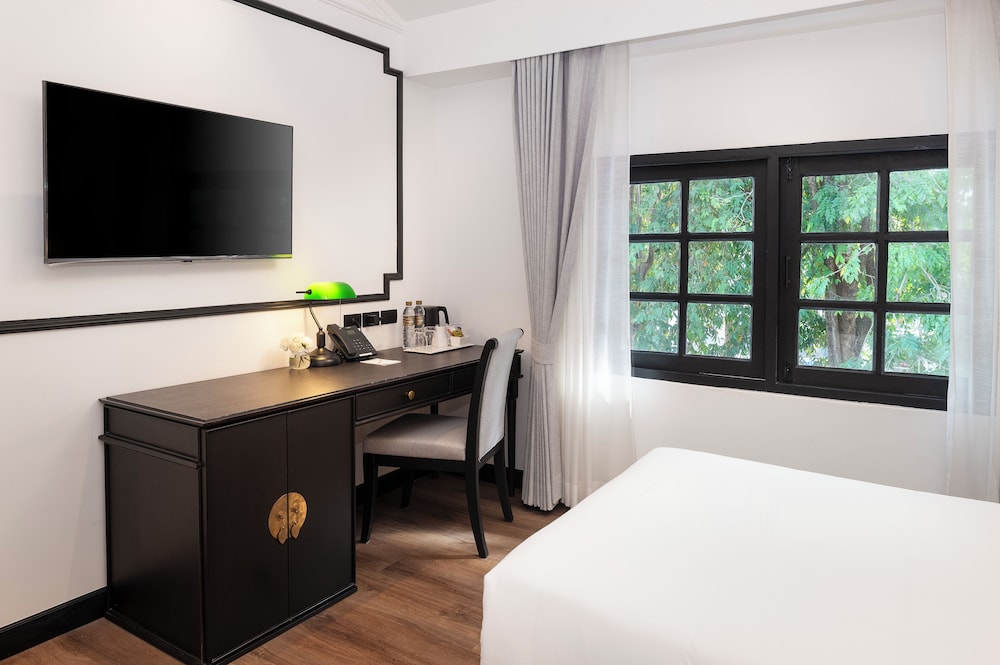 Indochina Hotel 18/50