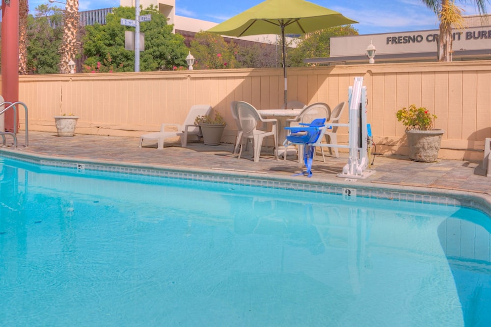 SureStay by Best Western Fresno Central 35/54
