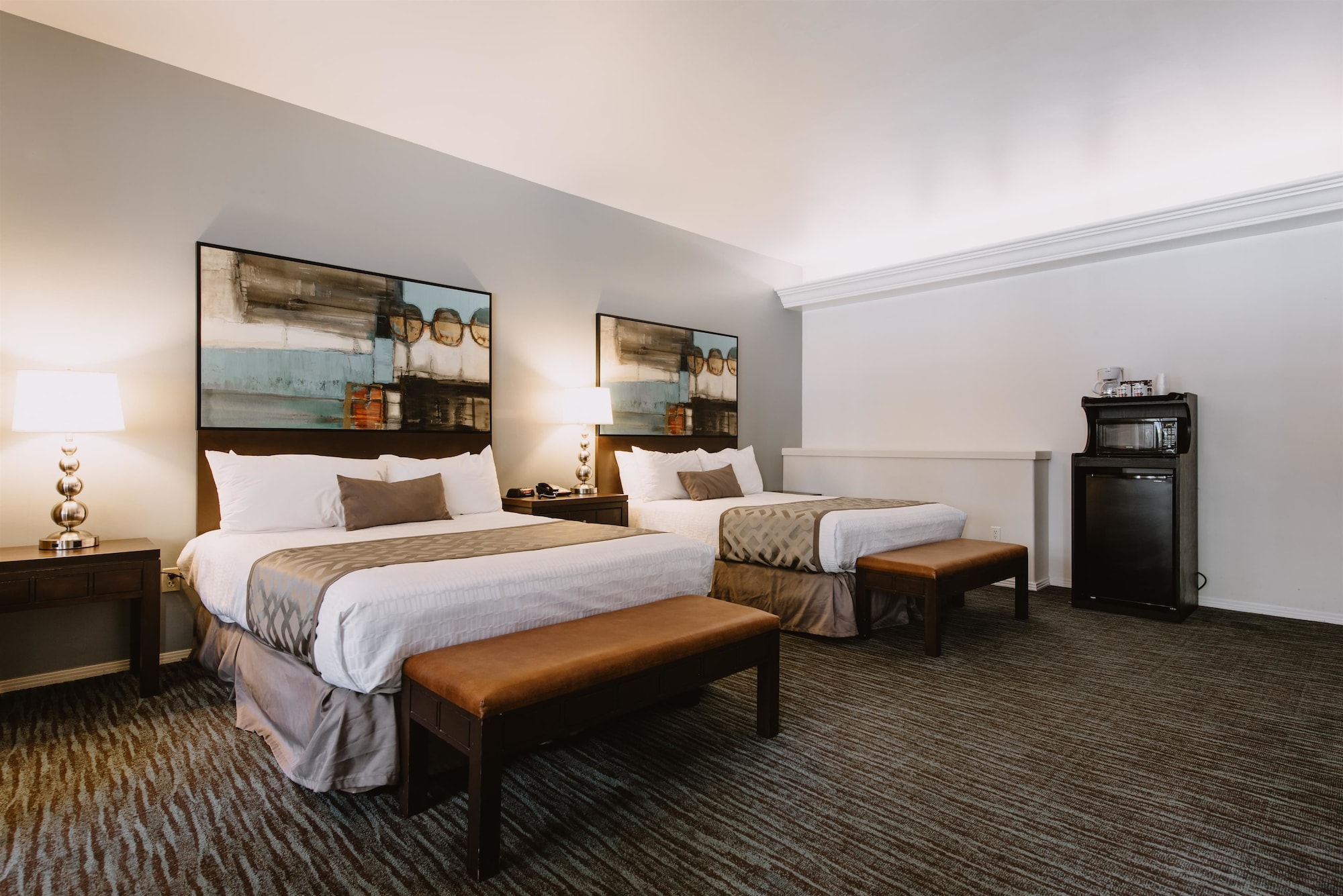 STANDARD, 2 QUEEN BEDS, INTERIOR VIEW