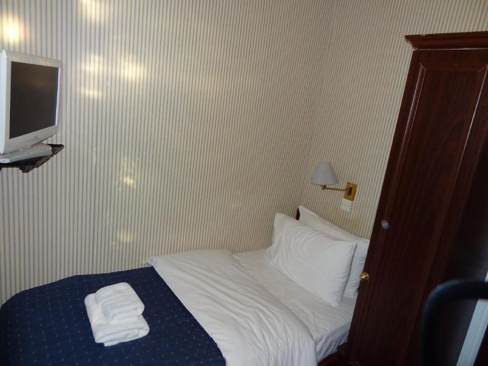 Regency House 28/69