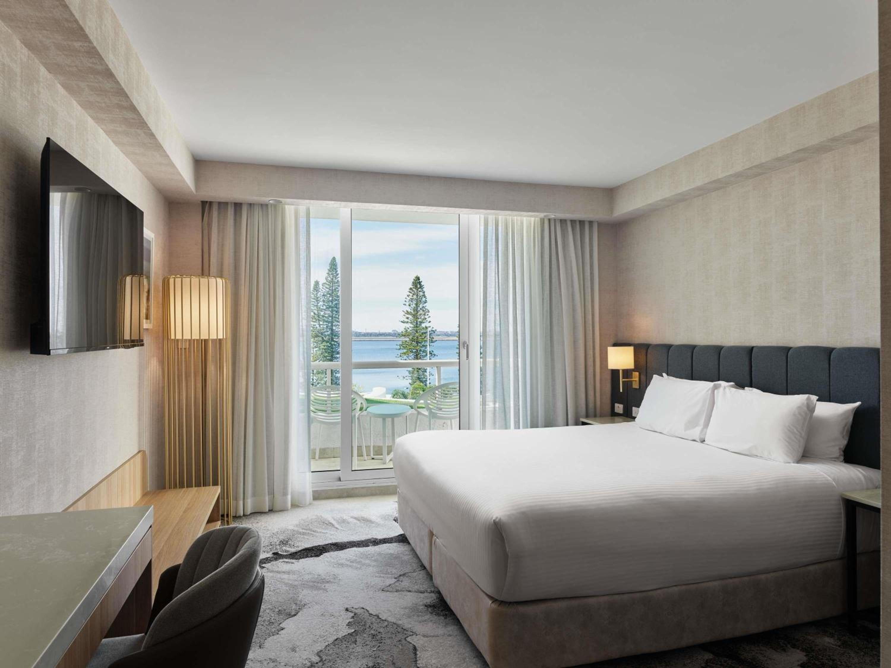 SUITE, KING BED, BAY VIEW, TERRACE