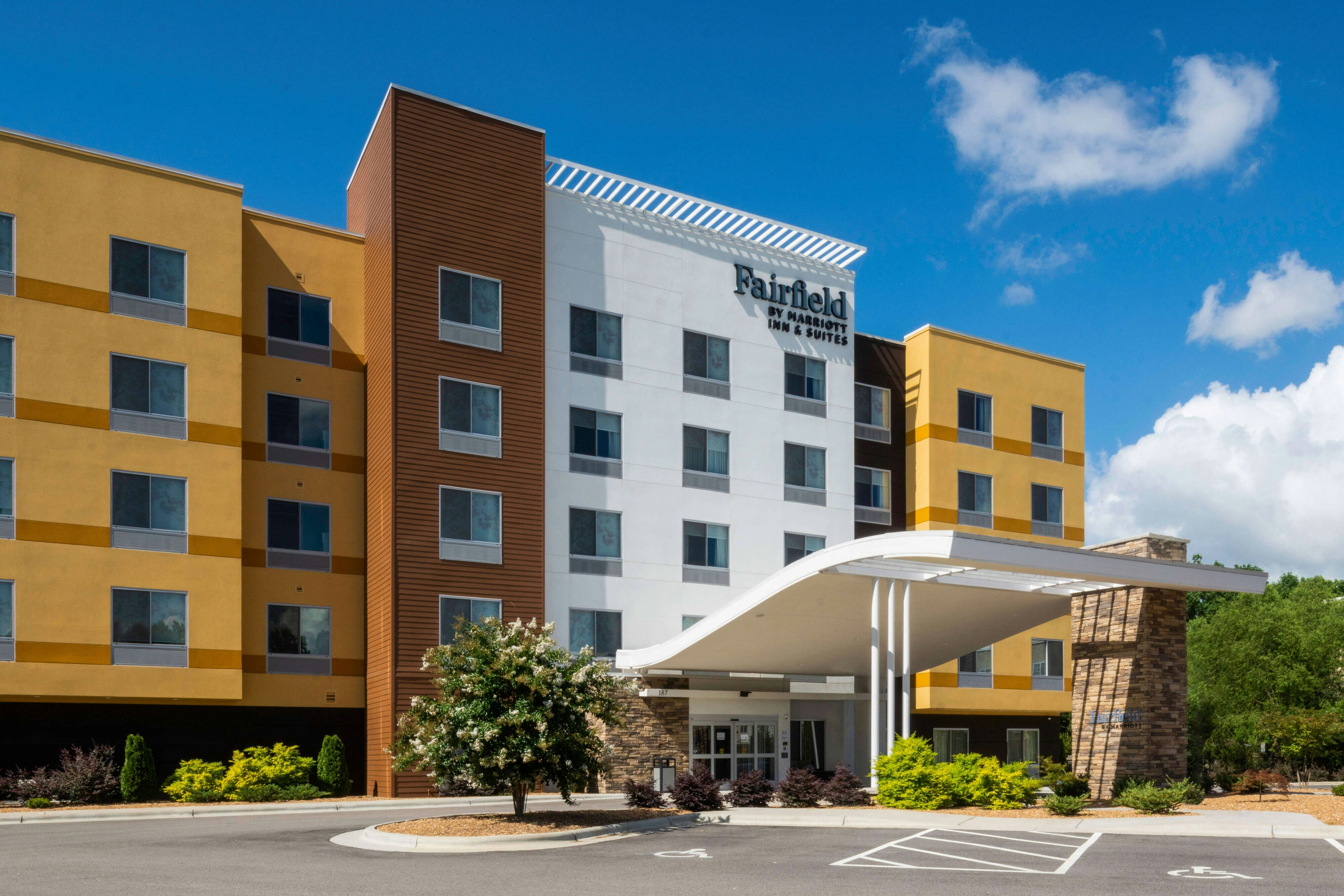 Fairfield Inn & Suites by Marriott Rocky Mount 20/20
