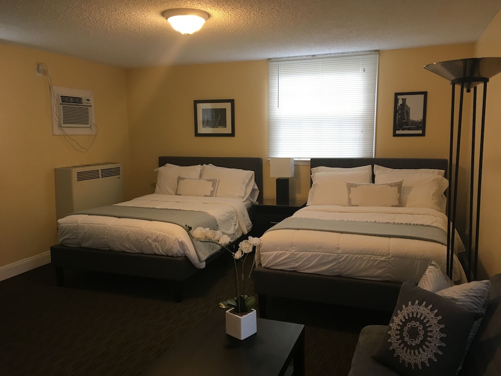 Clarence Inn 10/59