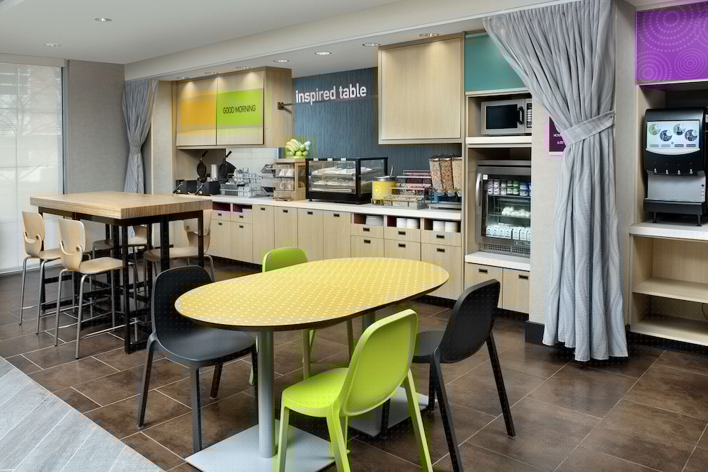 Home2 Suites By Hilton Atlanta Midtown Ex Regency Suites Hotel 25/30