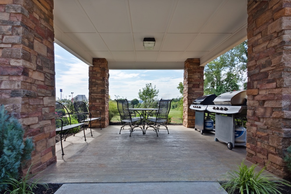 CANDLEWOOD SUITES BOWLING GREEN 27/69