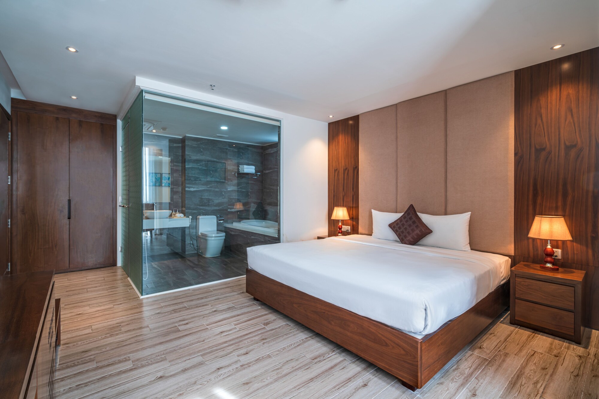 GREENERY, SUITE