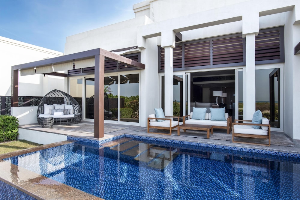 swimming pool spa