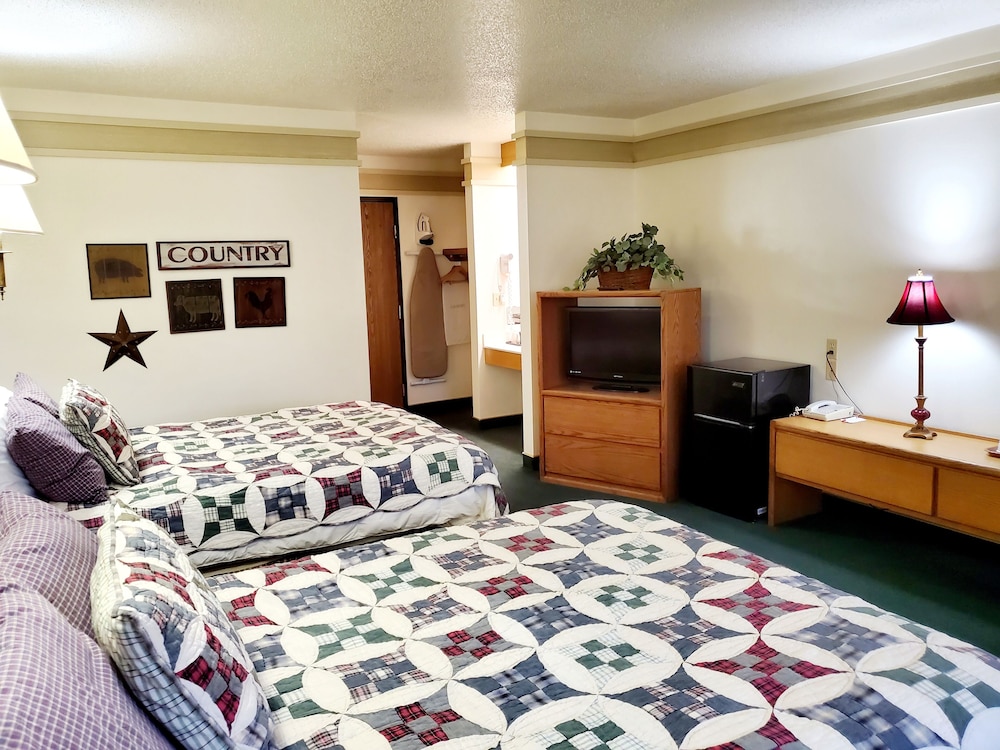 Covered Wagon Motel (ex Rodeway Inn Lusk) 19/50