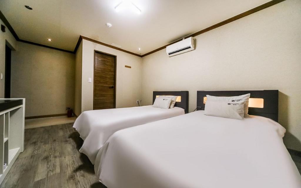 Potato Motel 25/63