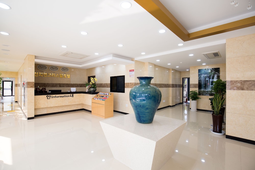 Cheonjiyeon Crystal Hotel 8/80
