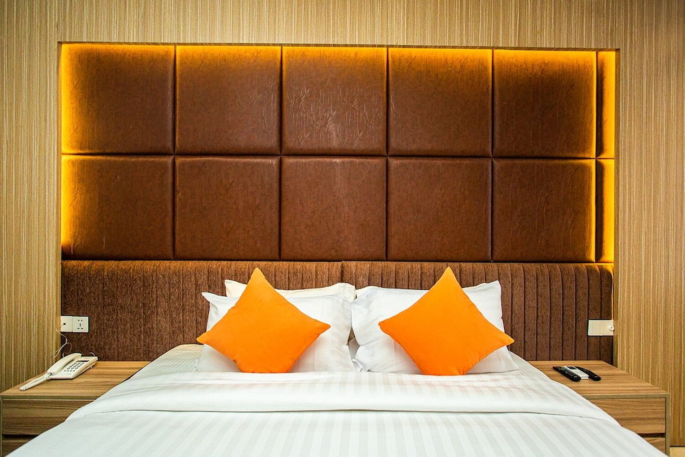 Royal Raj Hotel and Condominium 28/35