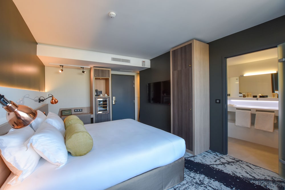 Hotel B55 8/45