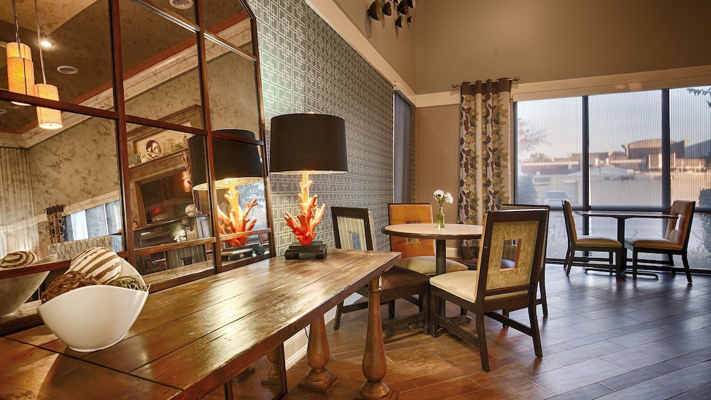 Best Western Executive Suites 34/38
