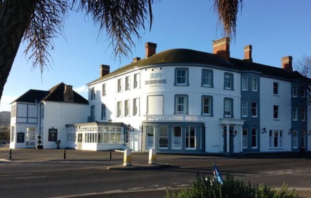 The Beach Hotel 2/55