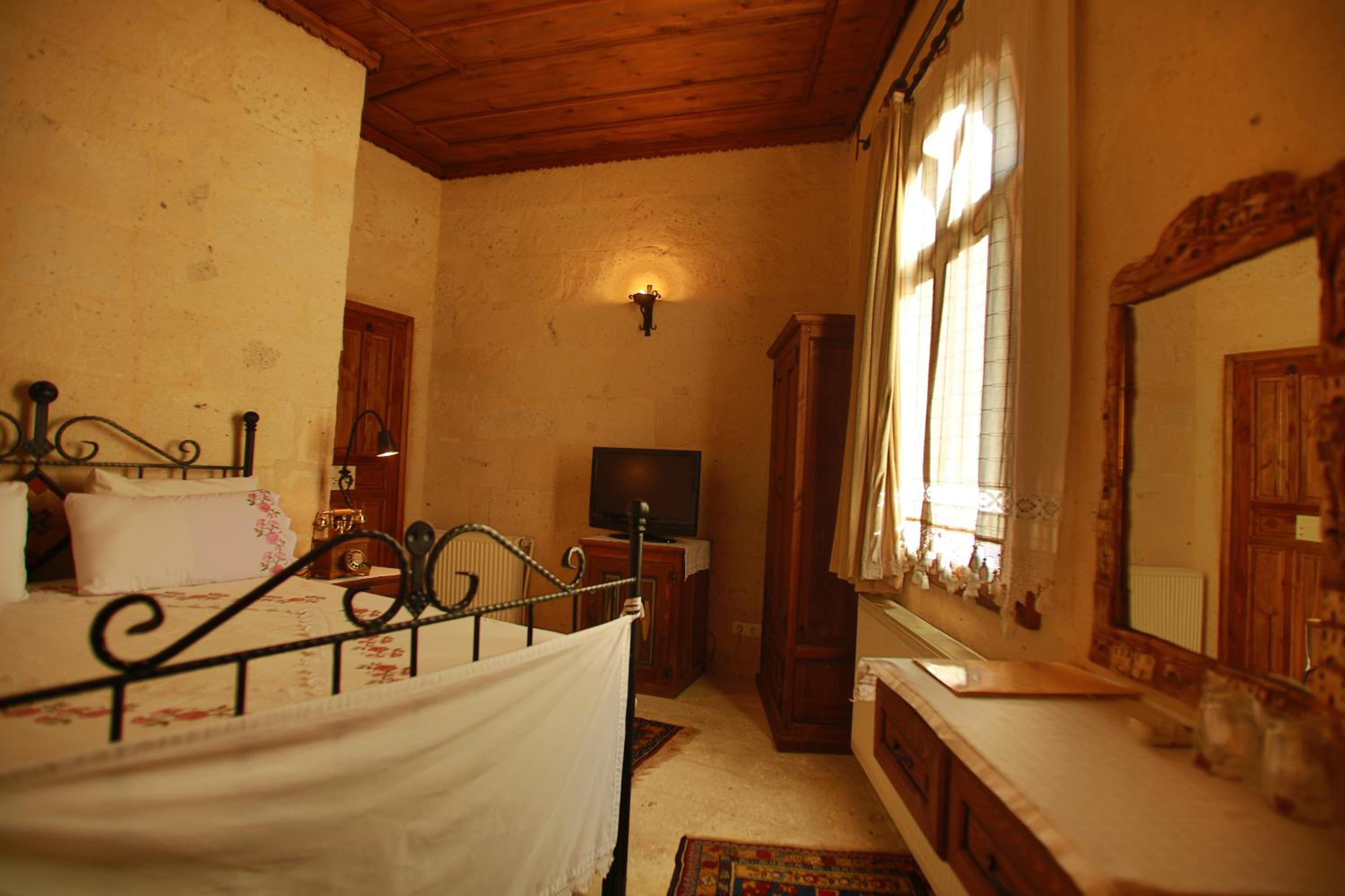 Room, Double Bed, Hot Tub