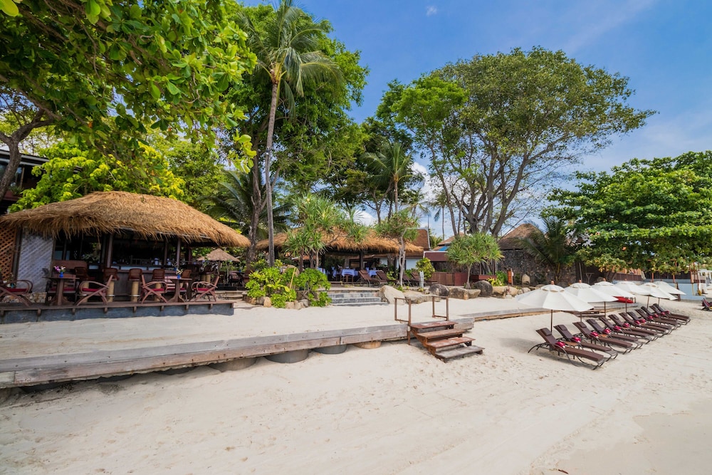 Anavana Beach Resort 43/50