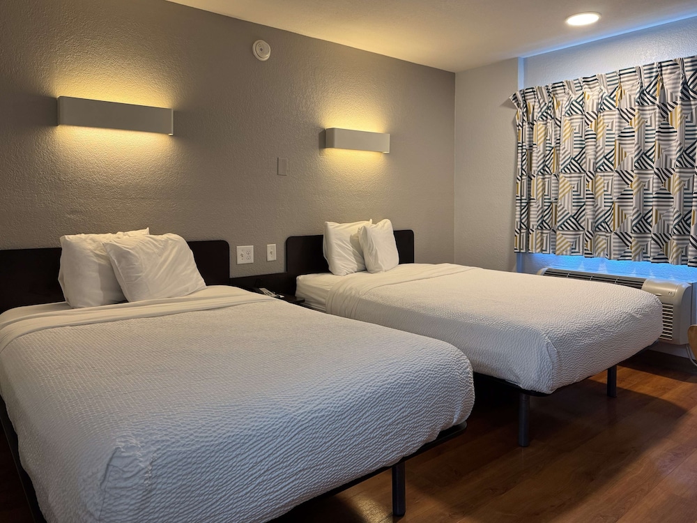 Motel6 Simi Valley, CA 19/50