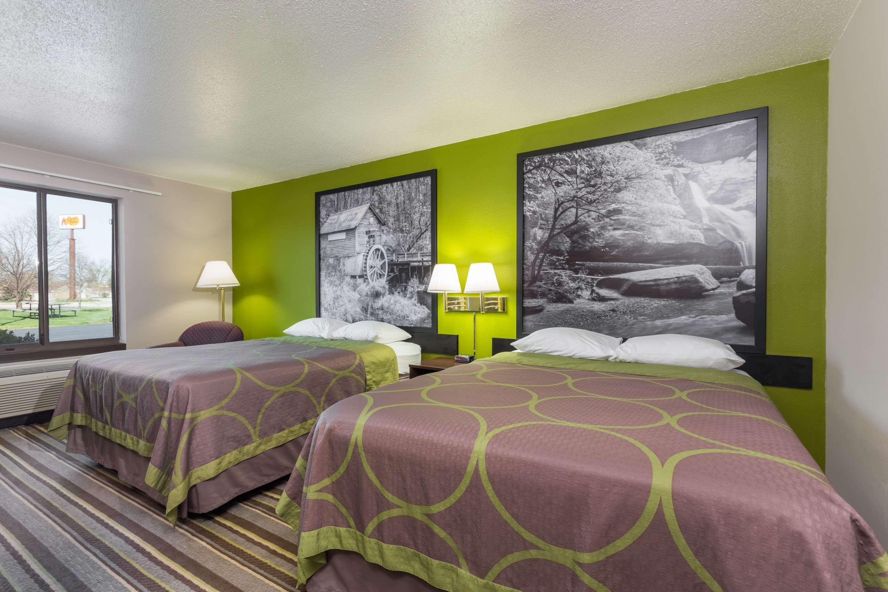 غرفة بسريرين كوين، Super 8 By Wyndham Germantown/Milwaukee 2/2