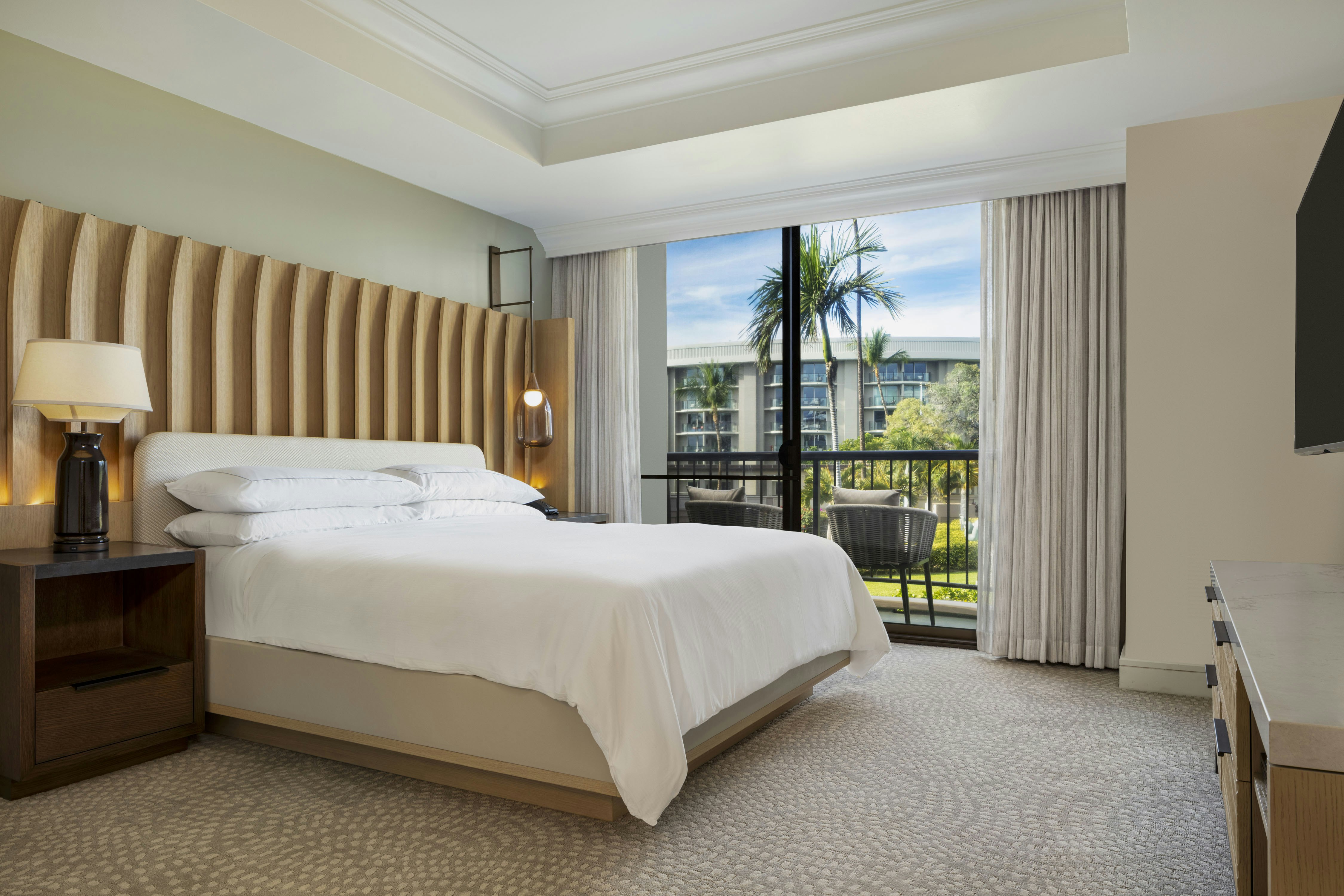 Palace, Suite, King Bed, Resort View, Accessible