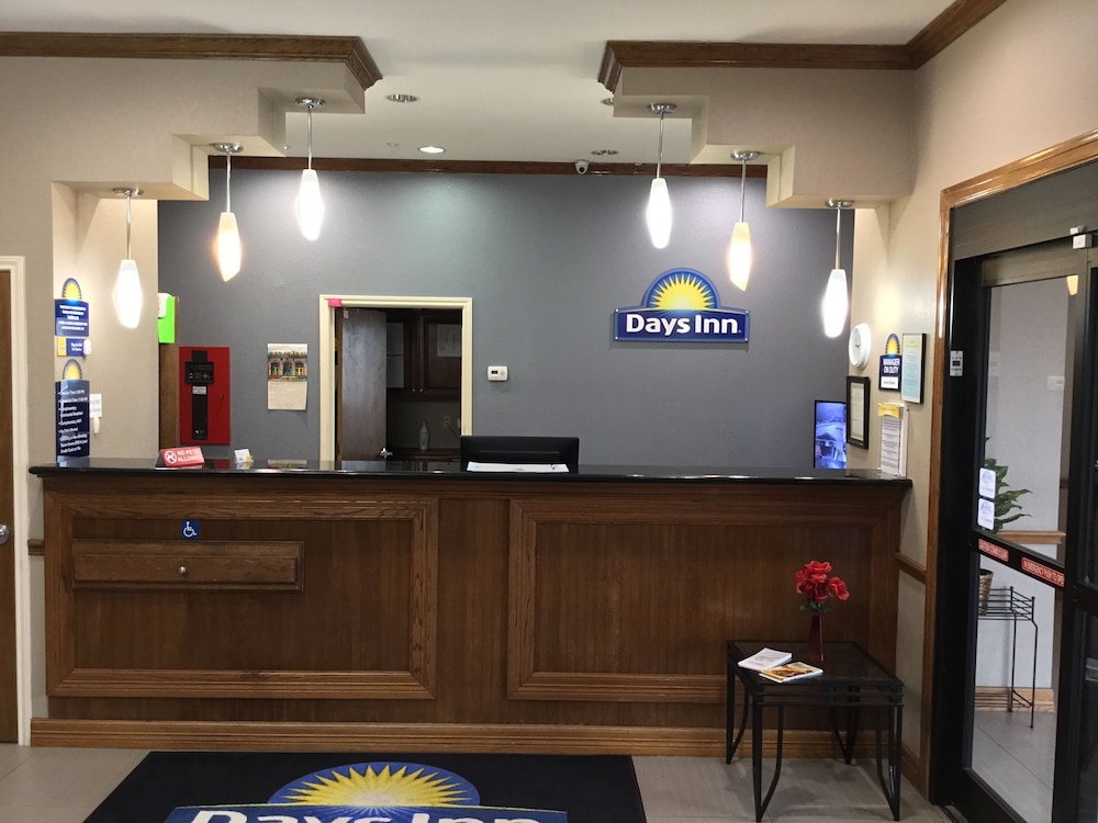 Days Inn By Wyndham Baytown East 5/50