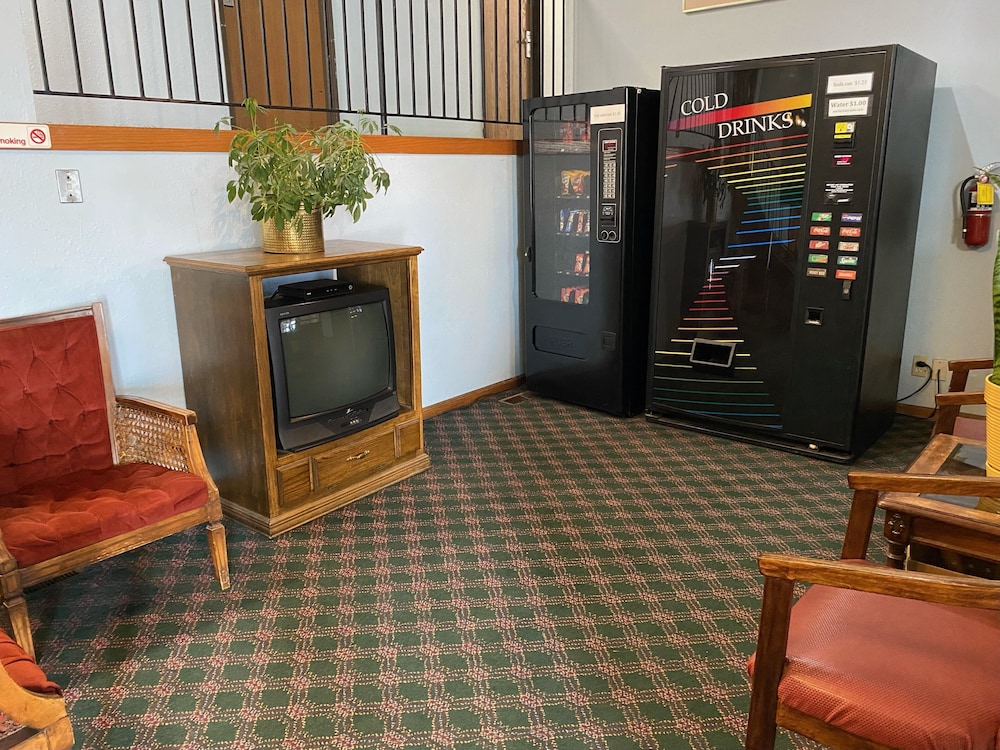 OAK GROVE INN 25/31