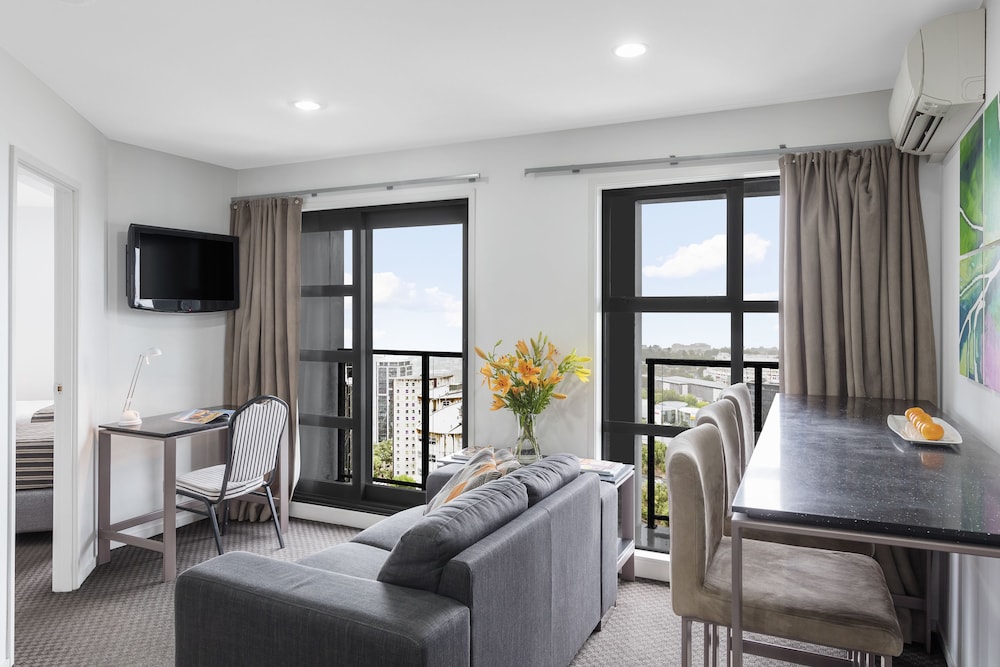Nesuto St Martins Apartment Hotel 31/41