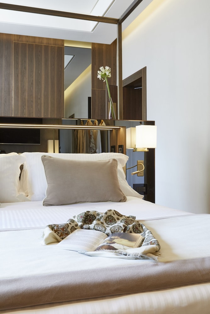 JUNIOR SUITE, STUDIO