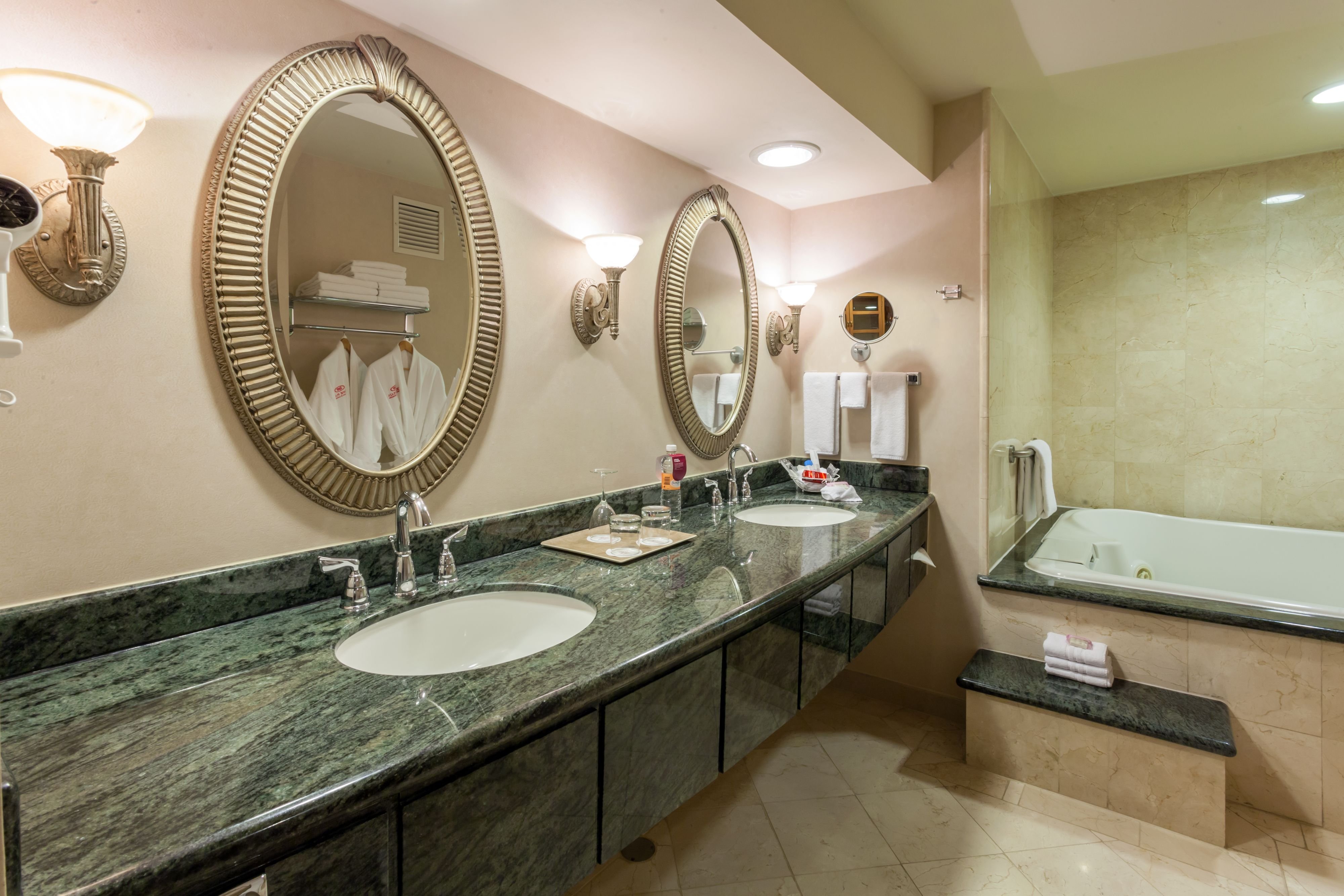 Crowne Plaza Torreon 76/76