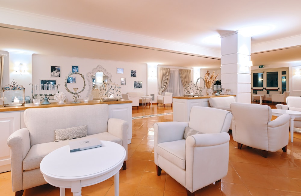 OLEANDRI RESORT 58/81