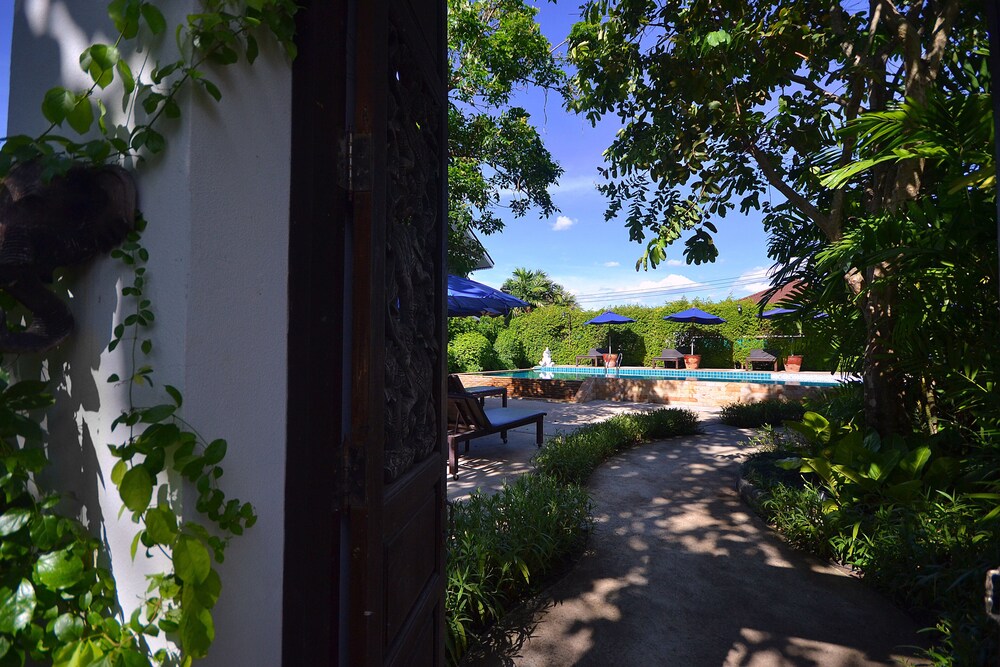 Thai Thai Sukhothai Resort 63/68