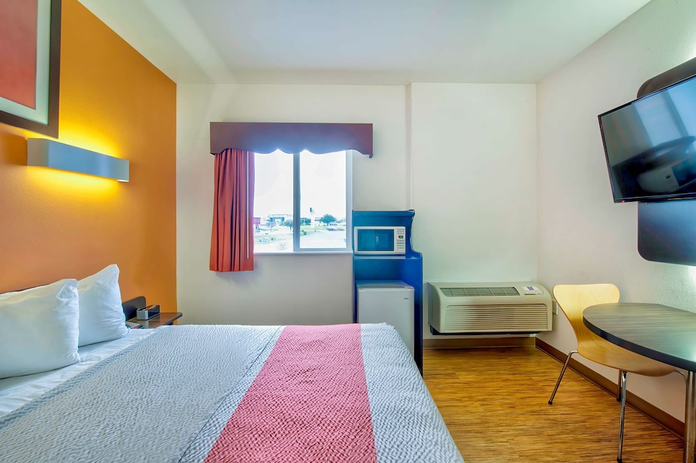 Motel6 Eagle Pass, TX - Lakeside 19/59