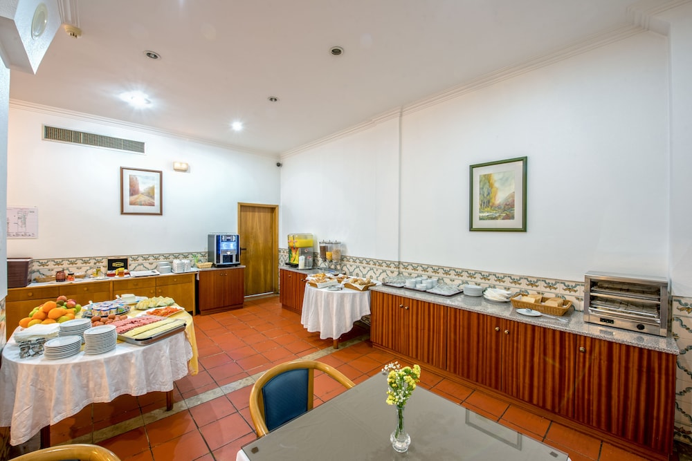 COLINA DO MAR HOTEL 24/32
